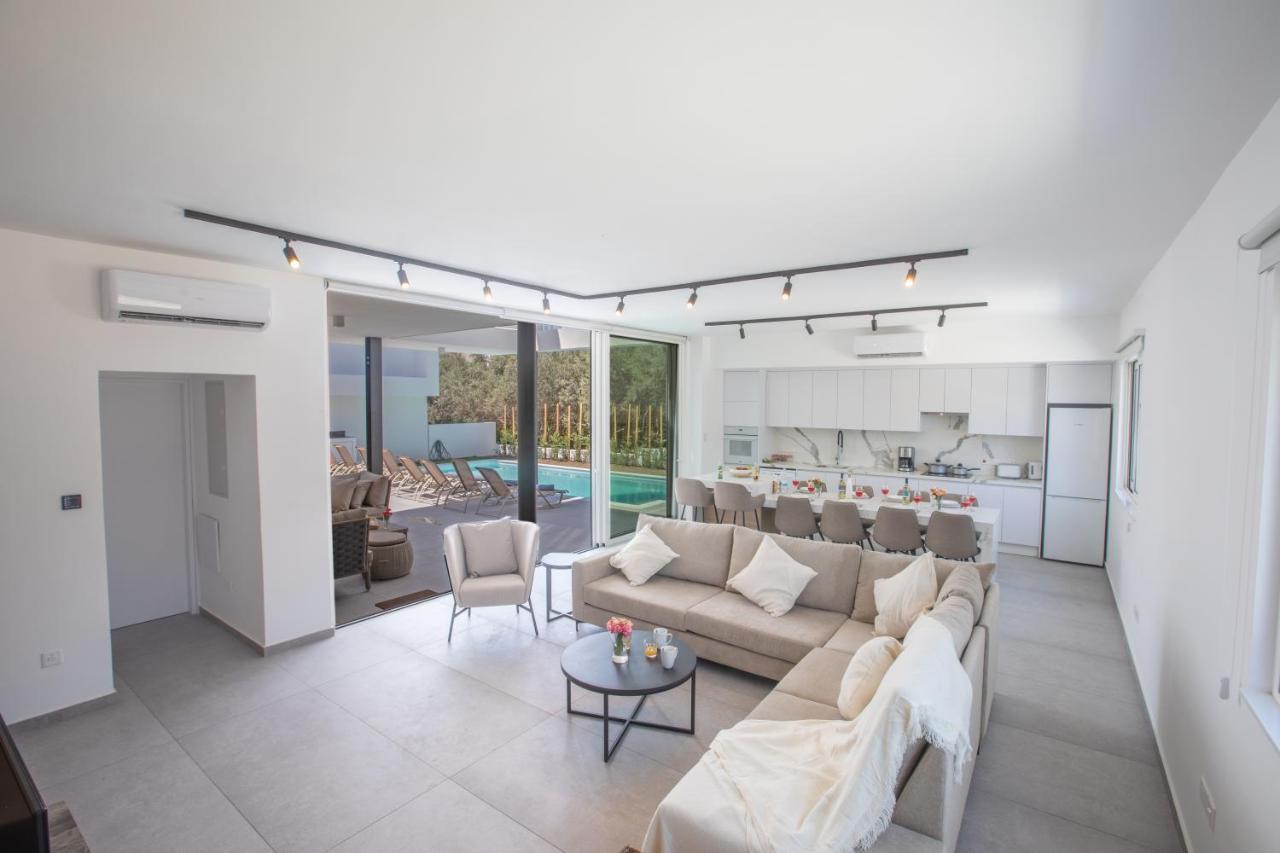Kube Luxury Villas Ayia Napa Esterno foto
