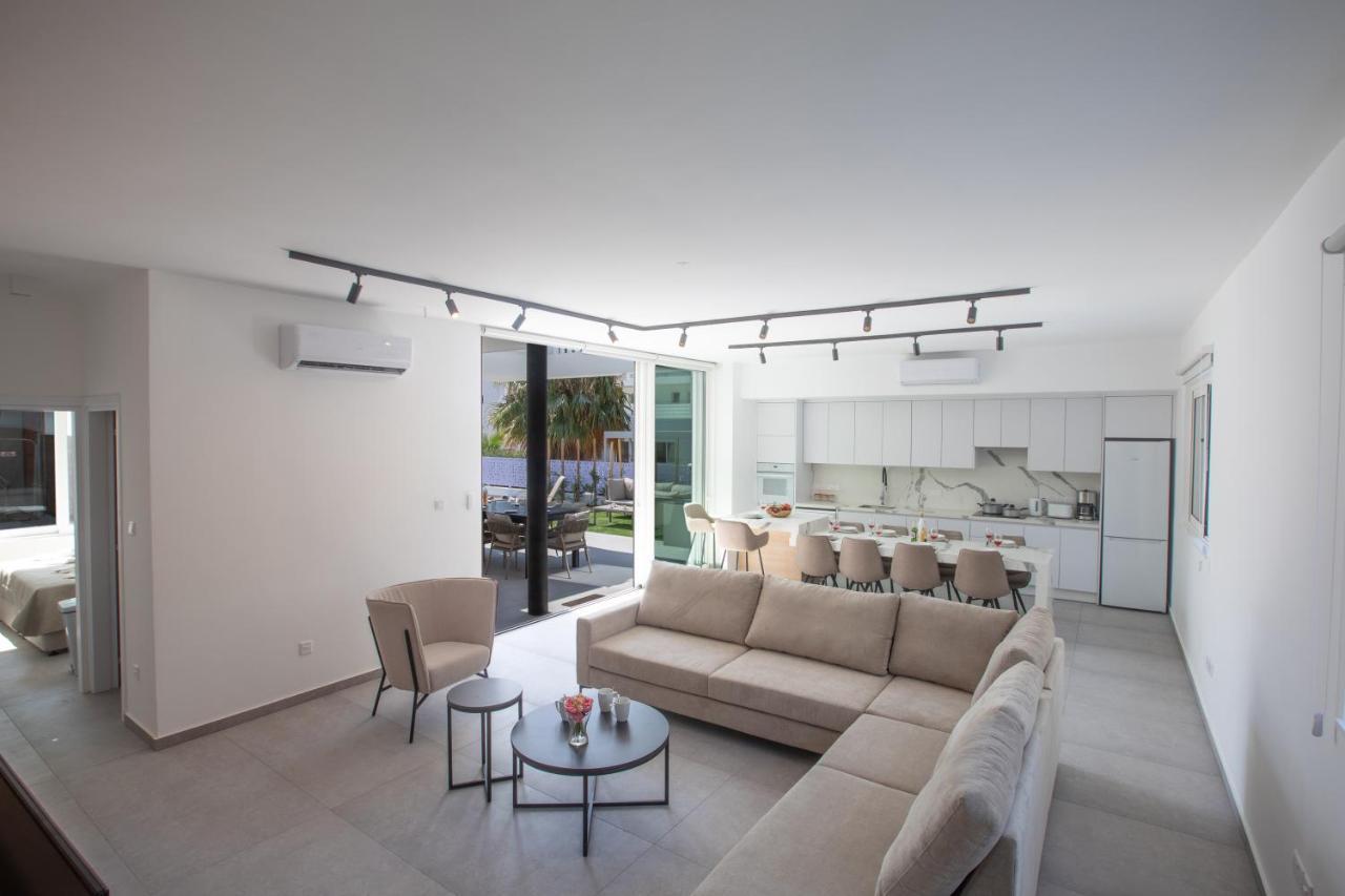 Kube Luxury Villas Ayia Napa Esterno foto