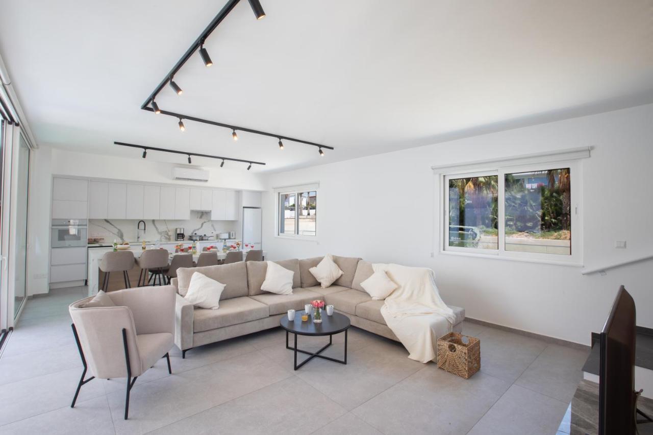 Kube Luxury Villas Ayia Napa Esterno foto
